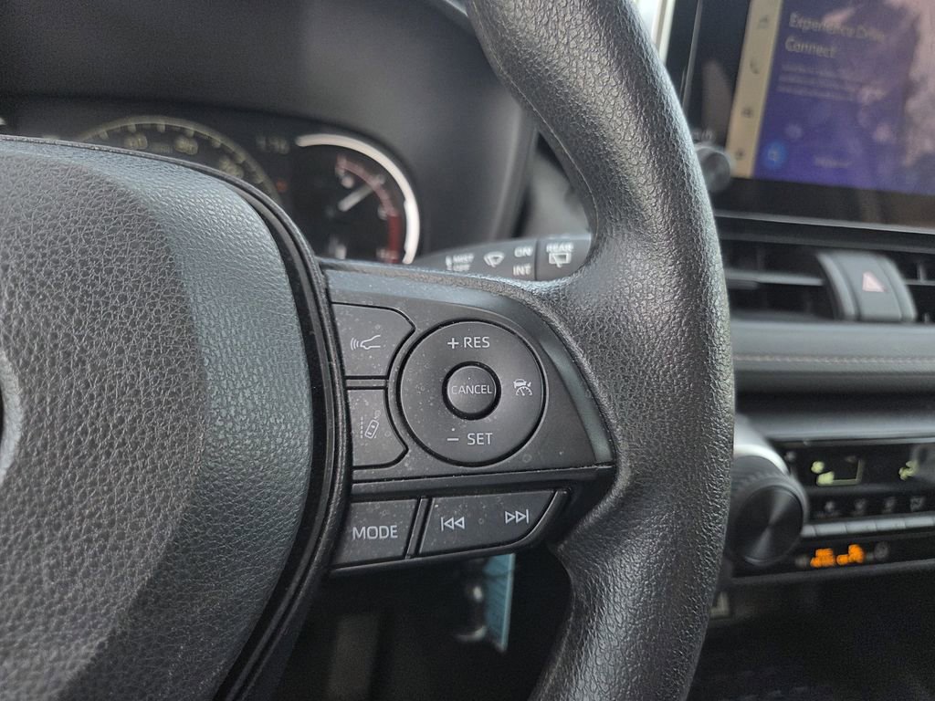 Used 2023 Toyota RAV4 LE image 21