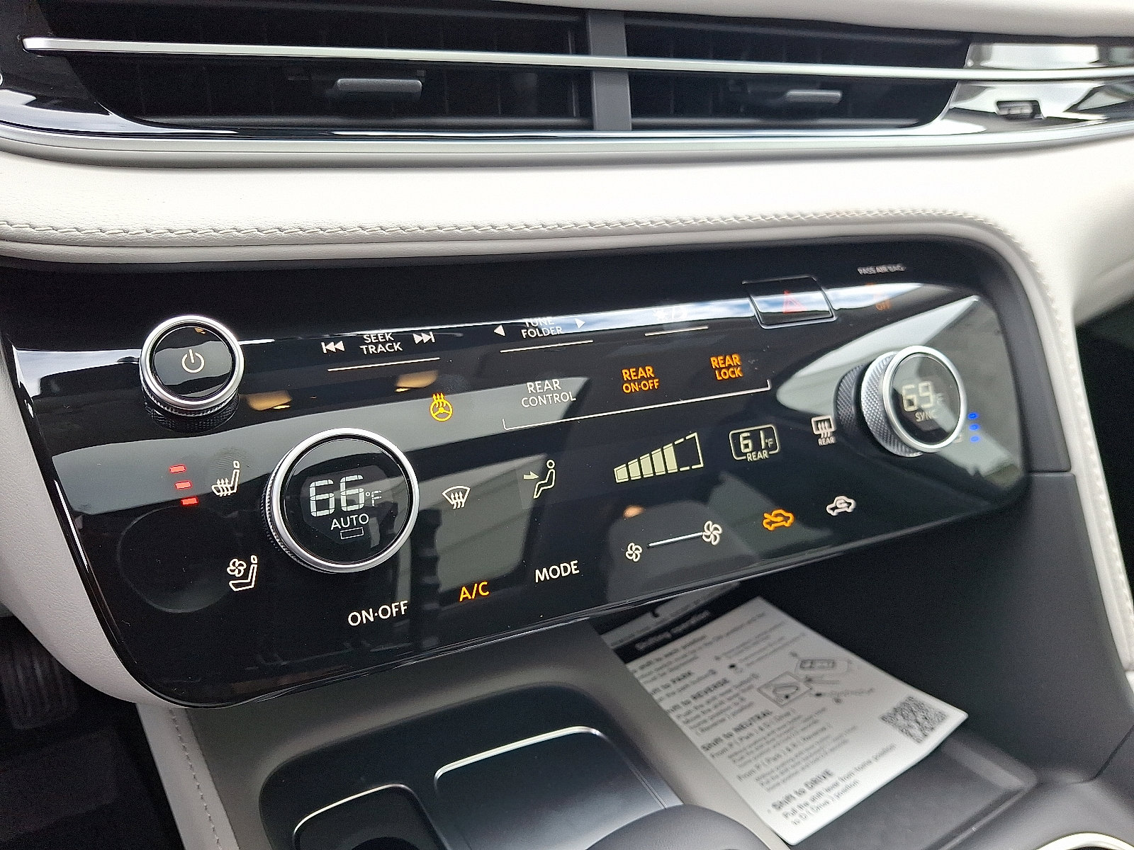 New 2026 INFINITI QX60 Luxe w/ Cargo Package image 11