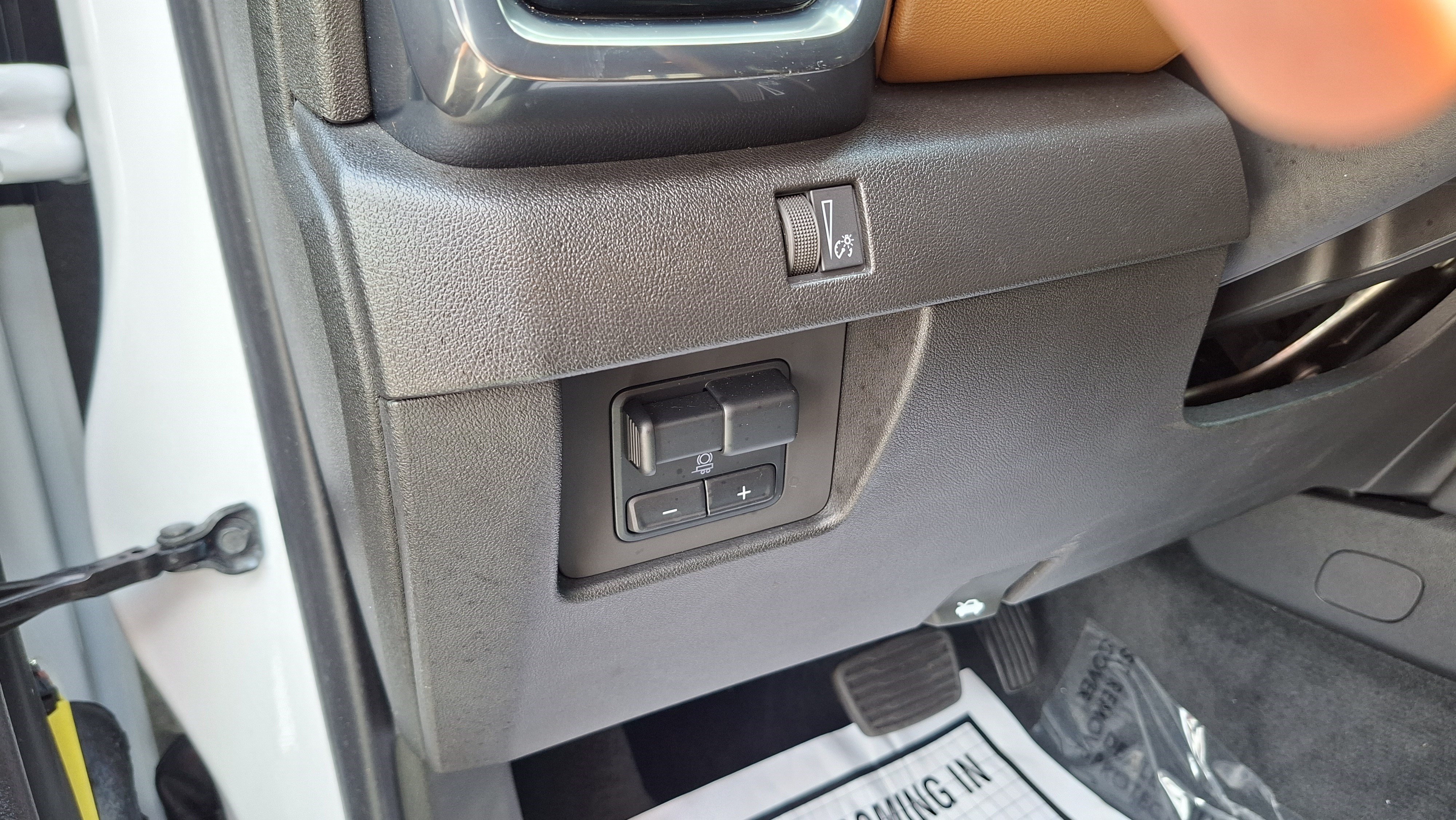 Used 2023 GMC Canyon AT4 w/ AT4 Premium Package AWD/4WD image 10