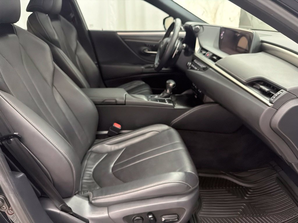 Used 2019 Lexus ES 350 F Sport w/ Accessory Package FWD image 29