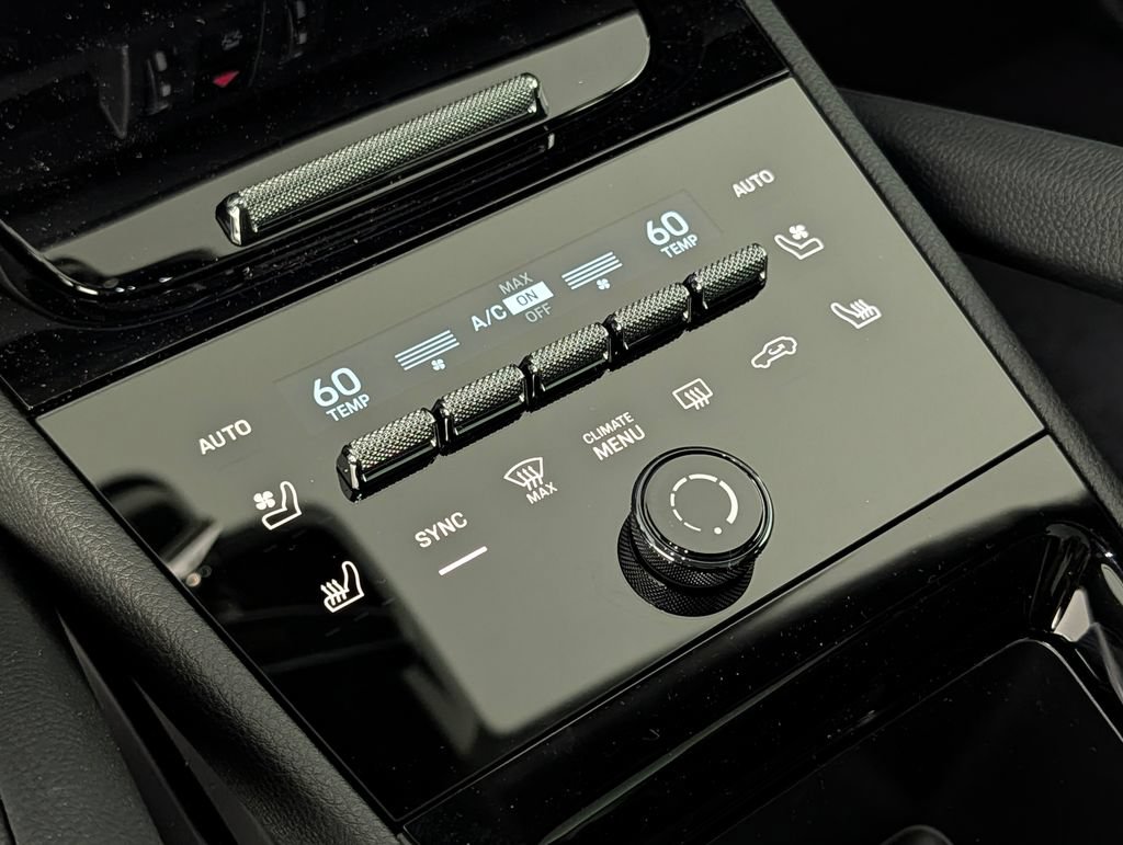 New 2026 Porsche Cayenne Coupe AWD/4WD image 34