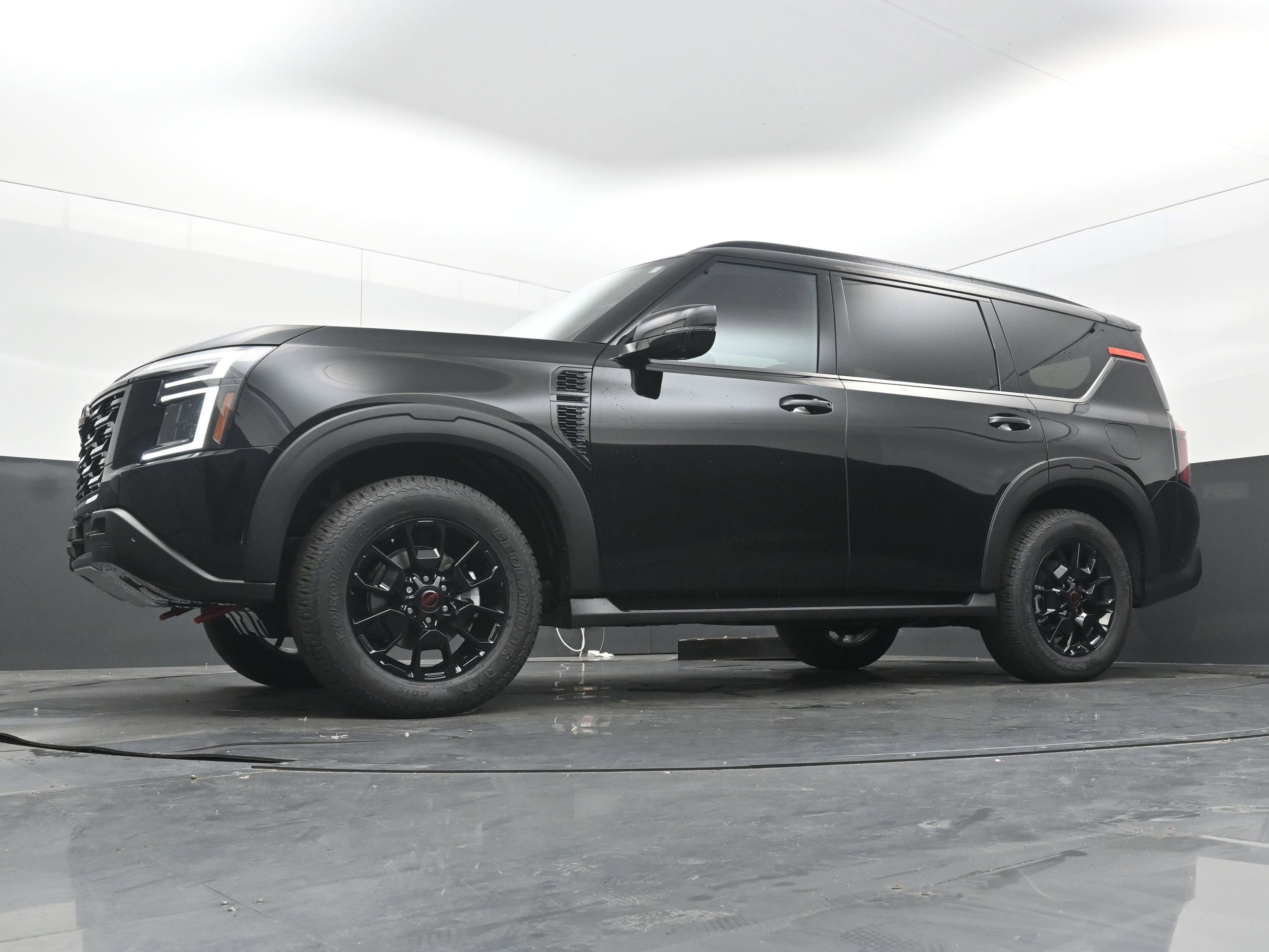 New 2025 Nissan Armada PRO-4X w/ Pro-4X Premium Package image 24