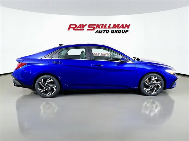 Used 2024 Hyundai Elantra Limited image 8