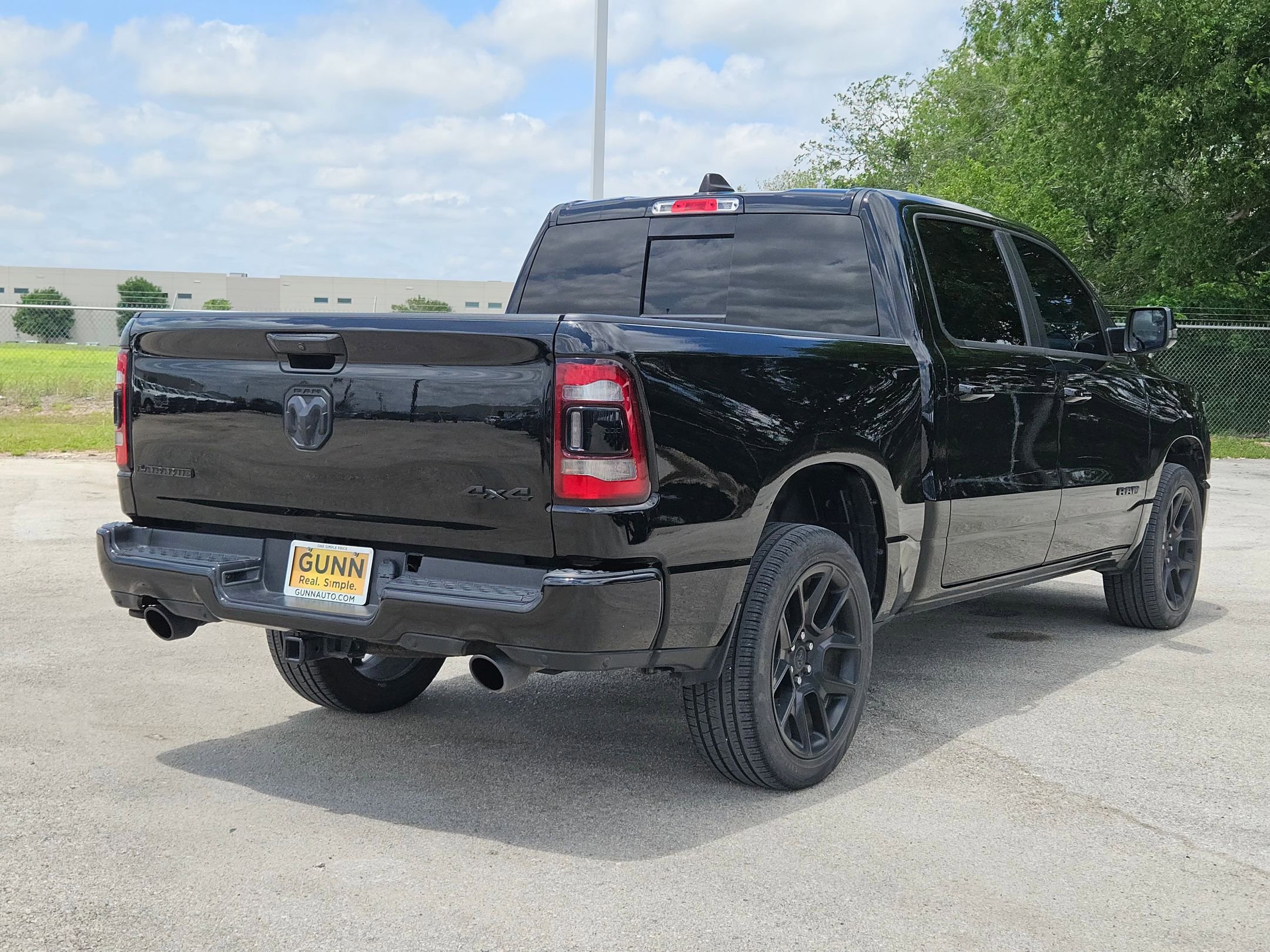 Used 2024 RAM 1500 Laramie AWD/4WD image 3
