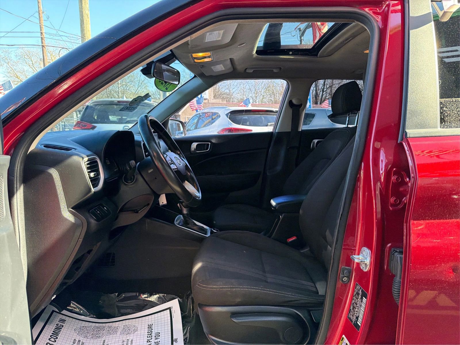 Used 2023 Hyundai Venue SEL FWD image 9
