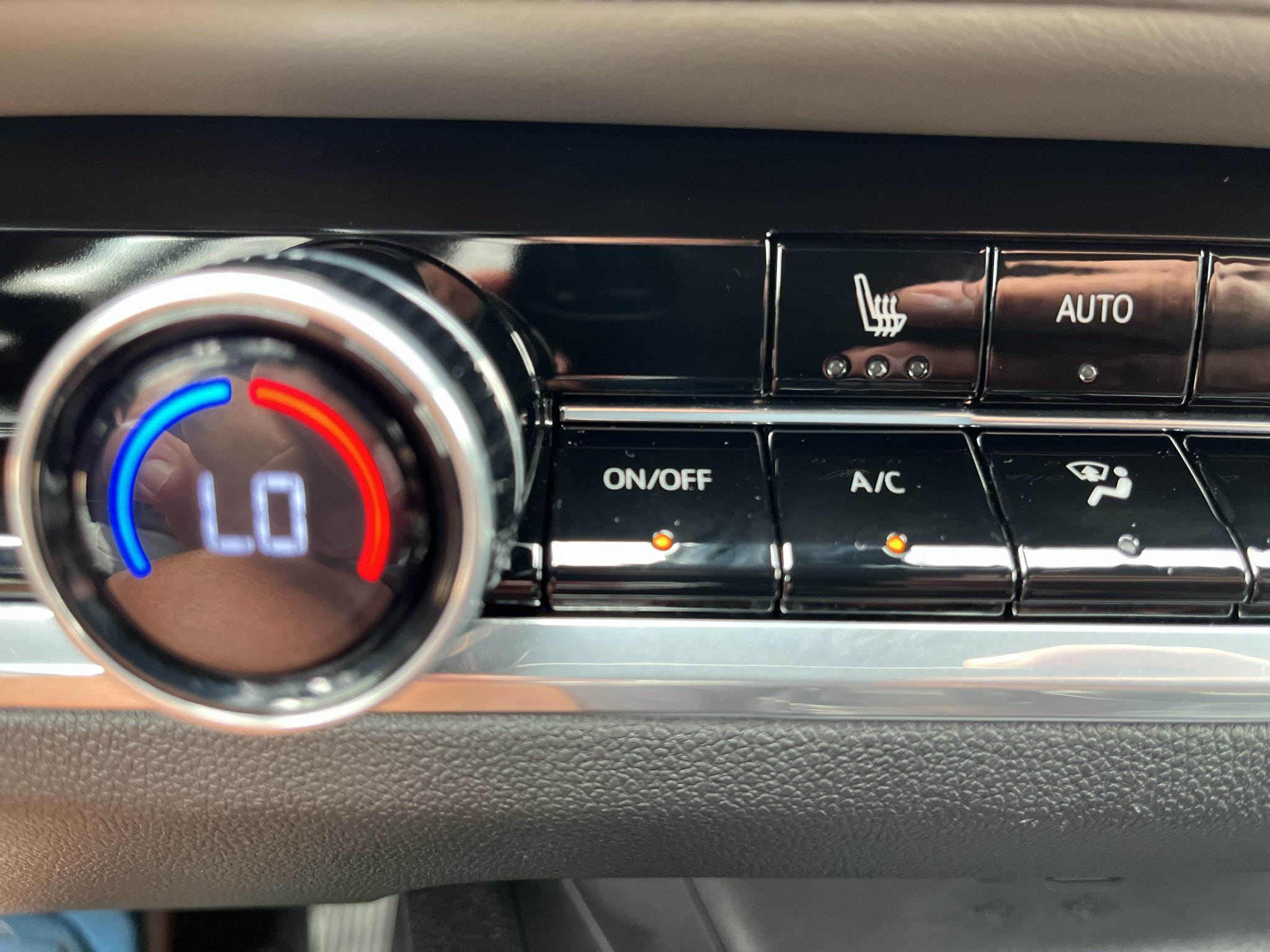 Used 2025 Chevrolet Equinox LT w/ Convenience Package II AWD/4WD image 24