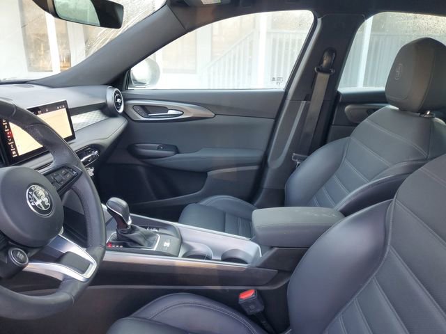 Used 2024 Alfa Romeo Tonale Ti w/ Premium Interior Package image 14