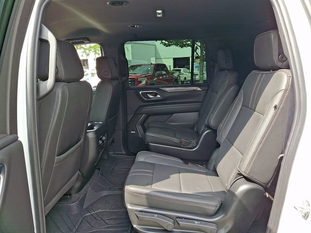 Used 2024 Chevrolet Suburban RST w/ Luxury Package AWD/4WD image 10