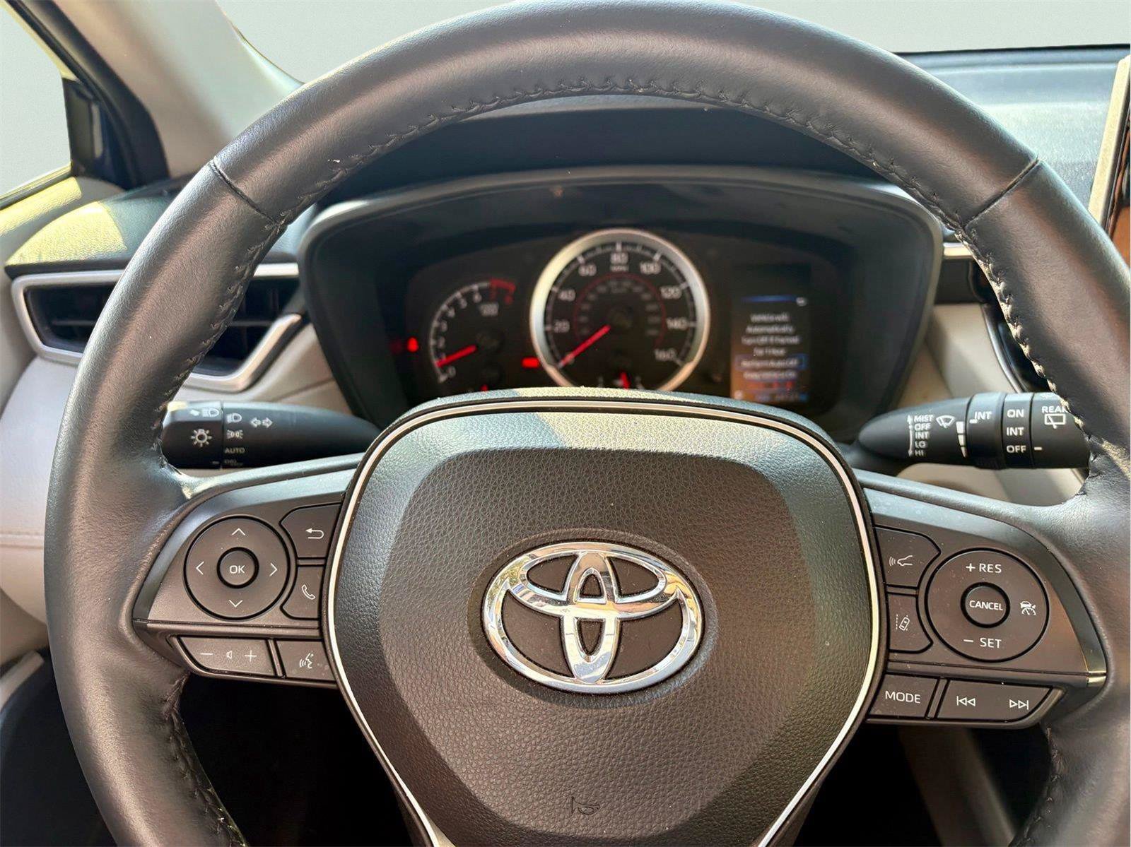 Used 2022 Toyota Corolla Cross LE w/ Moonroof Package FWD image 13