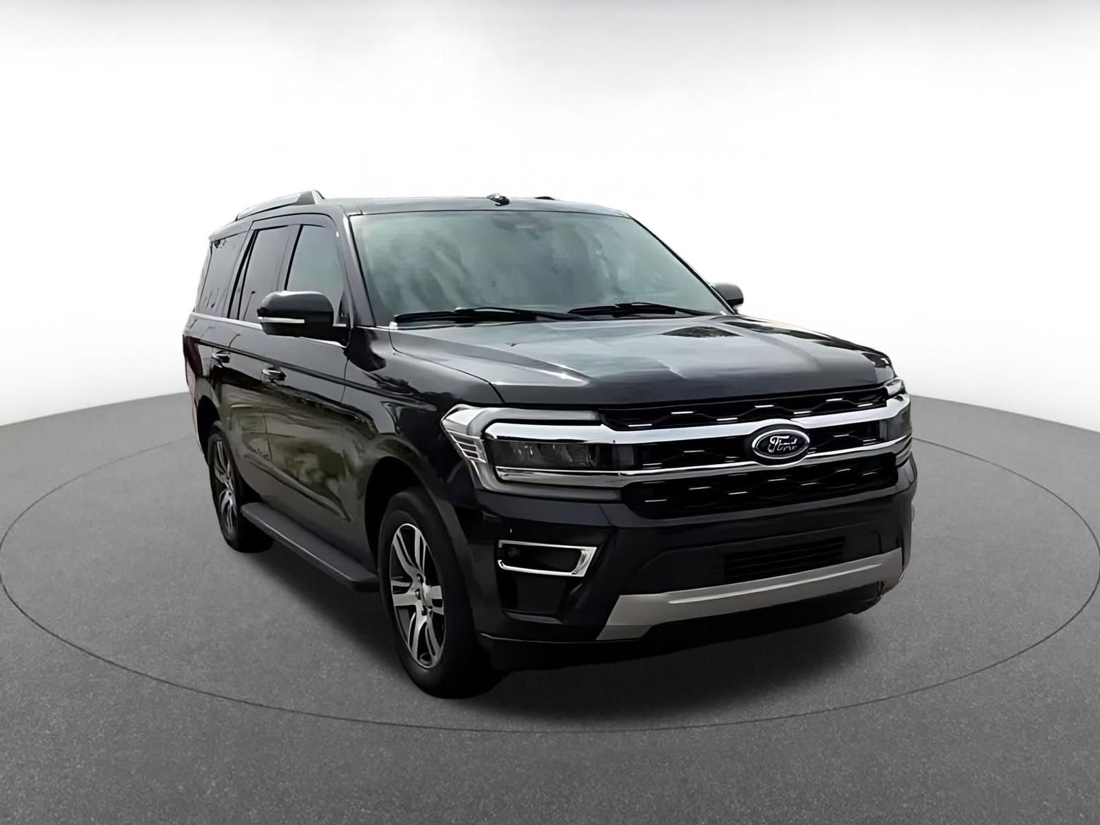 Used 2024 Ford Expedition Limited RWD image 3
