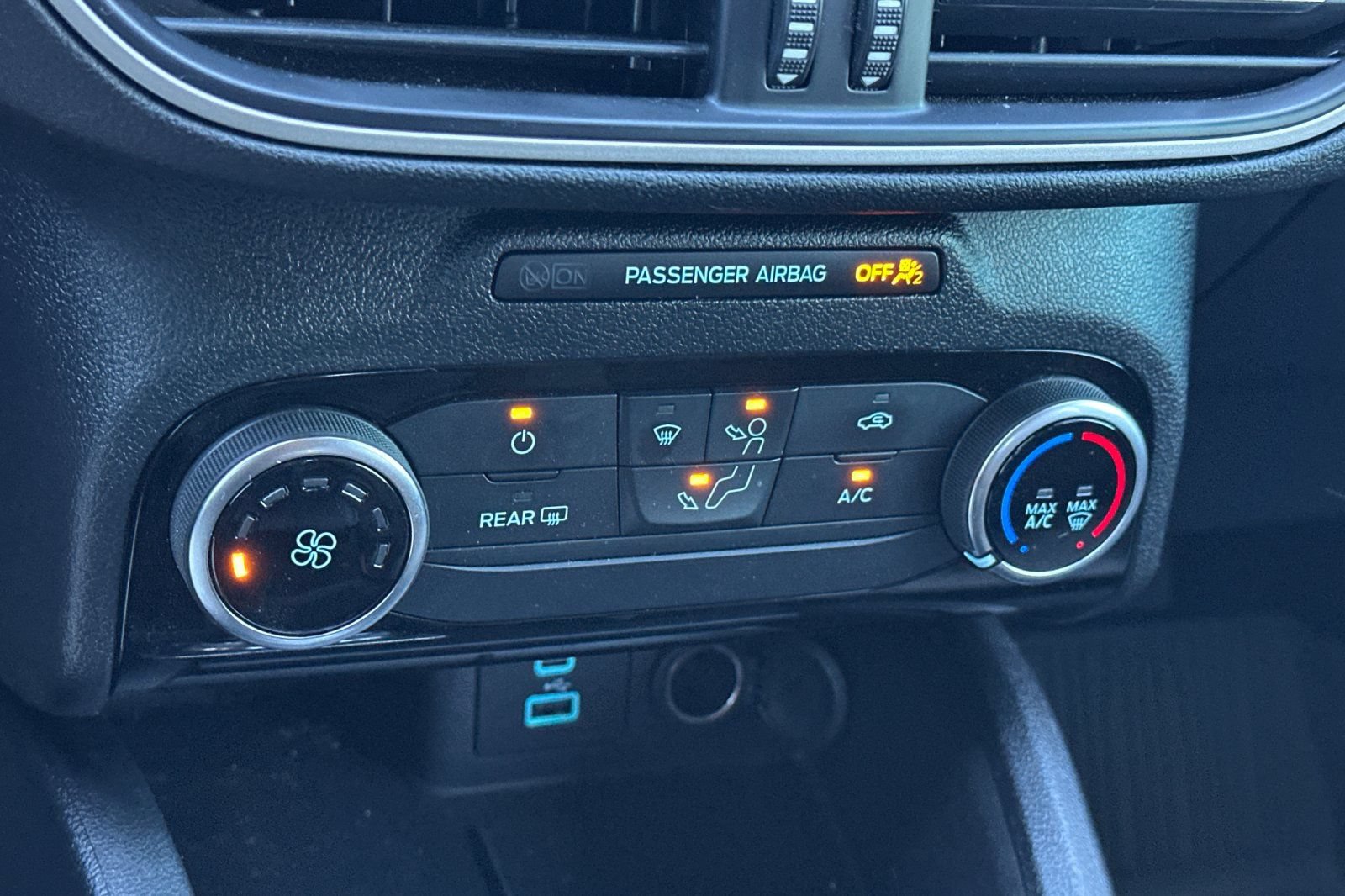 Used 2022 Ford Escape SE FWD image 19