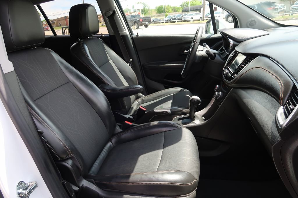 Used 2018 Chevrolet Trax LT w/ LT Convenience Package FWD image 8