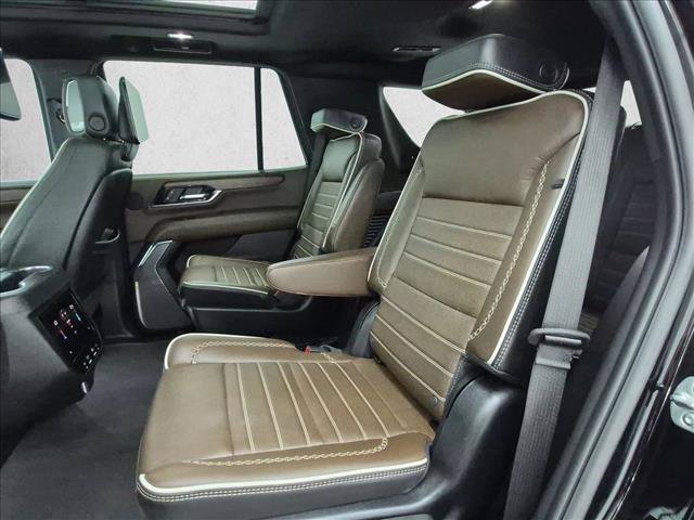 Used 2025 GMC Yukon Denali Ultimate AWD/4WD image 22