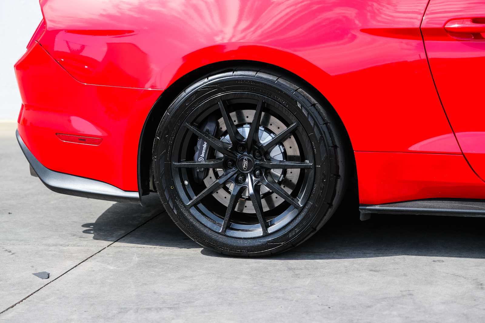 Used 2016 Ford Mustang Shelby GT350 w/ Technology Package RWD image 9