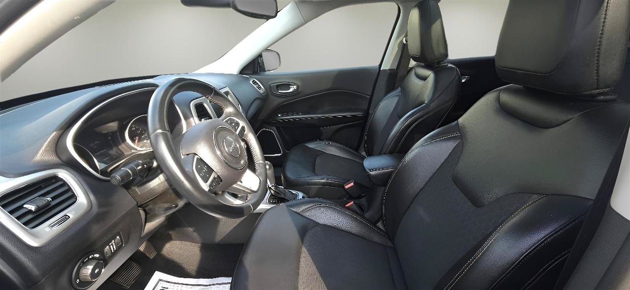 Used 2018 Jeep Compass Latitude w/ Popular Equipment Group AWD/4WD image 10
