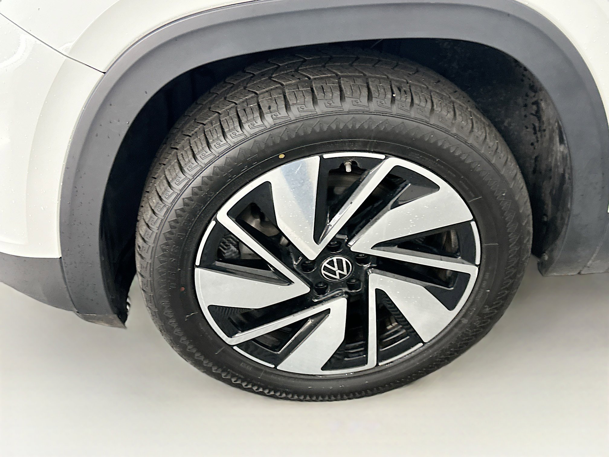 Used 2024 Volkswagen Atlas SE image 11