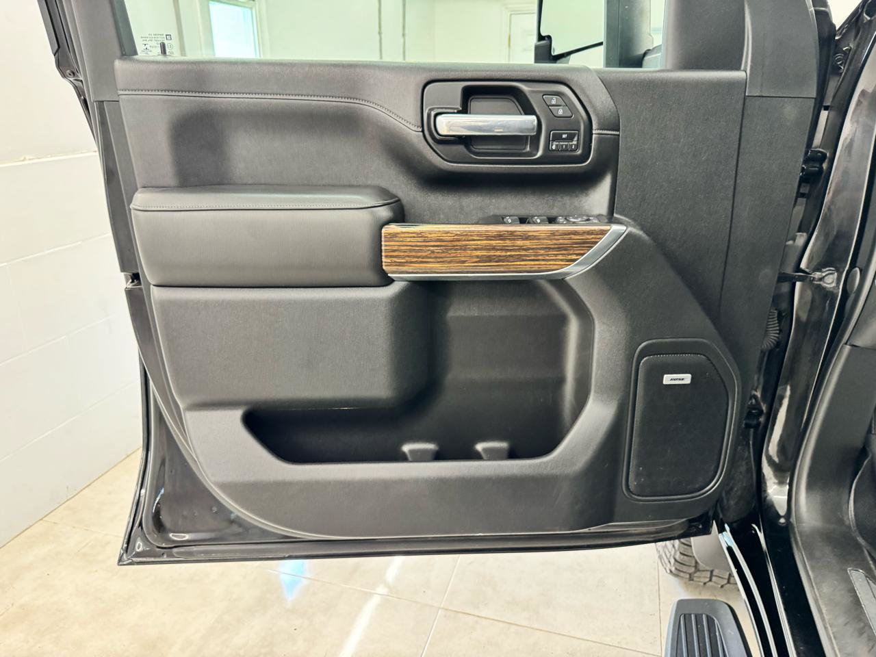 Used 2020 Chevrolet Silverado 2500 High Country w/ Z71 Off-Road Package AWD/4WD image 9