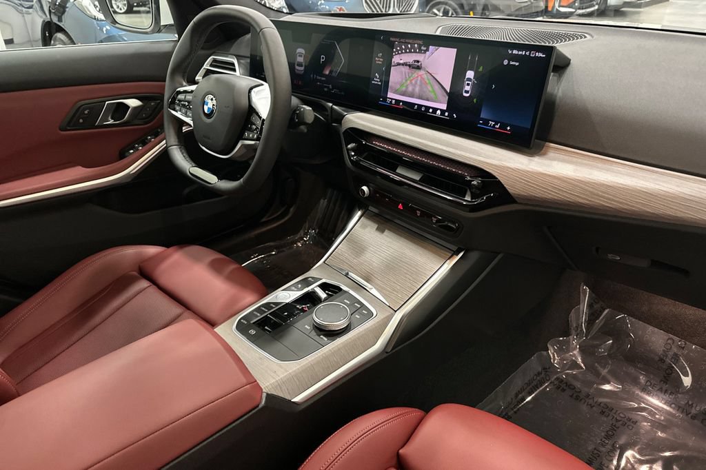Used 2025 BMW 330i Sedan w/ Premium Package RWD image 17