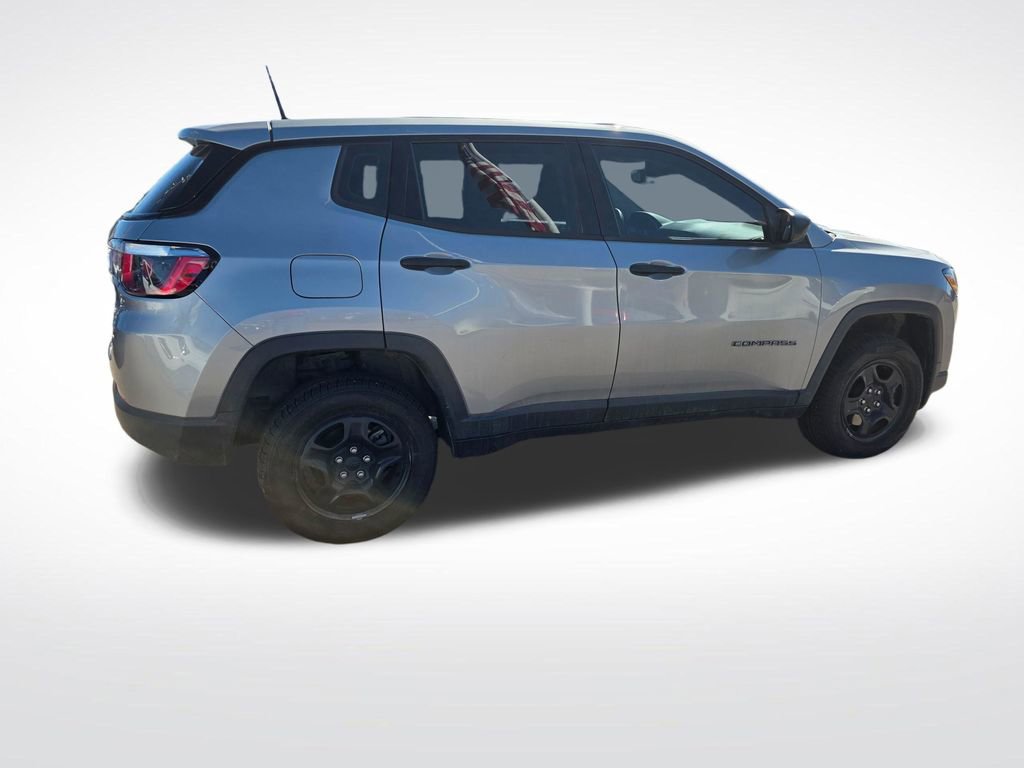 Used 2018 Jeep Compass Sport image 4
