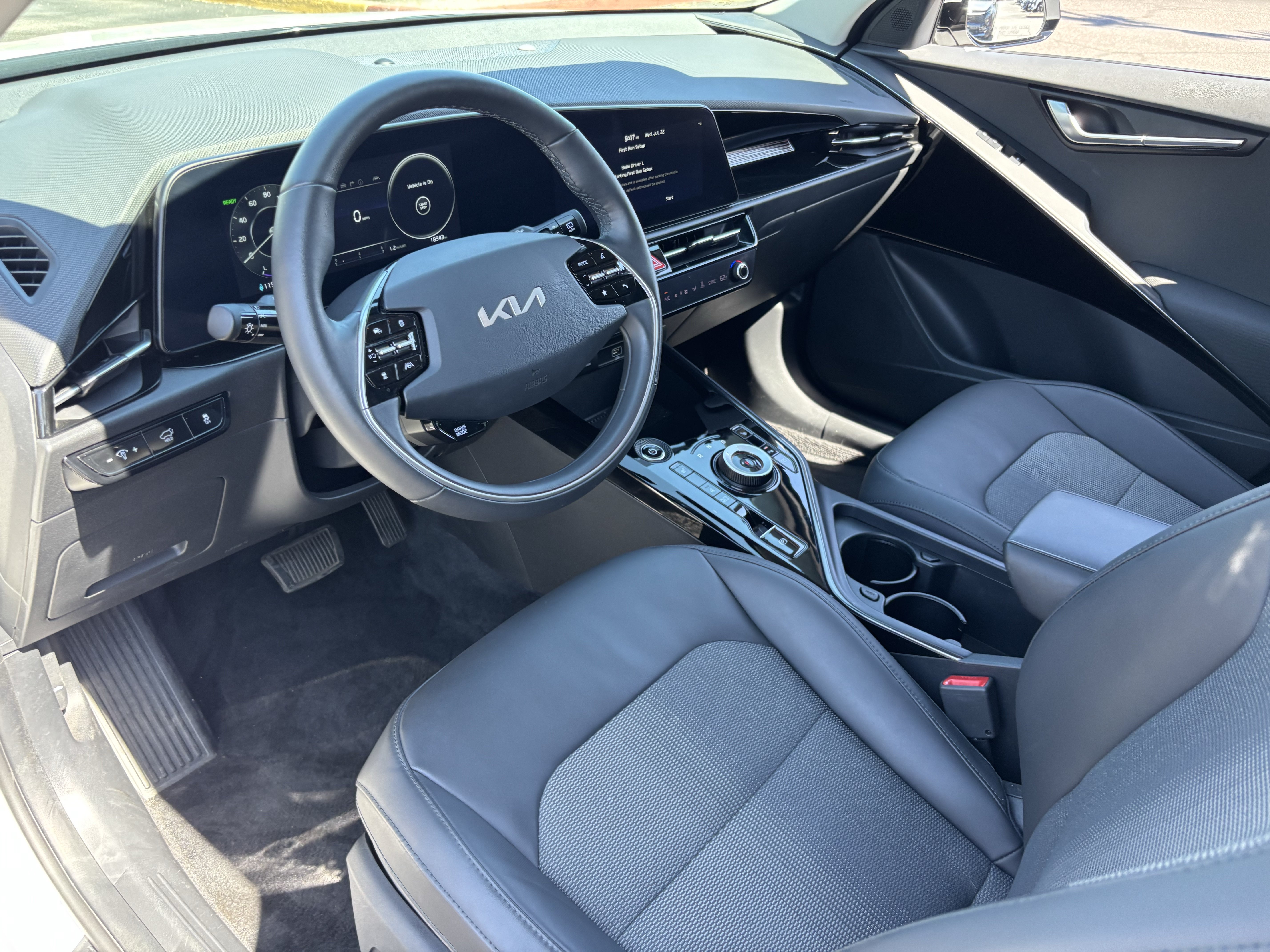Certified 2023 Kia Niro Wind w/ Wind Preserve Package FWD image 16