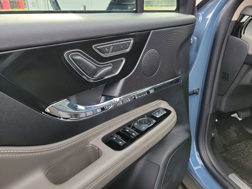 New 2026 Lincoln Corsair Premiere image 19