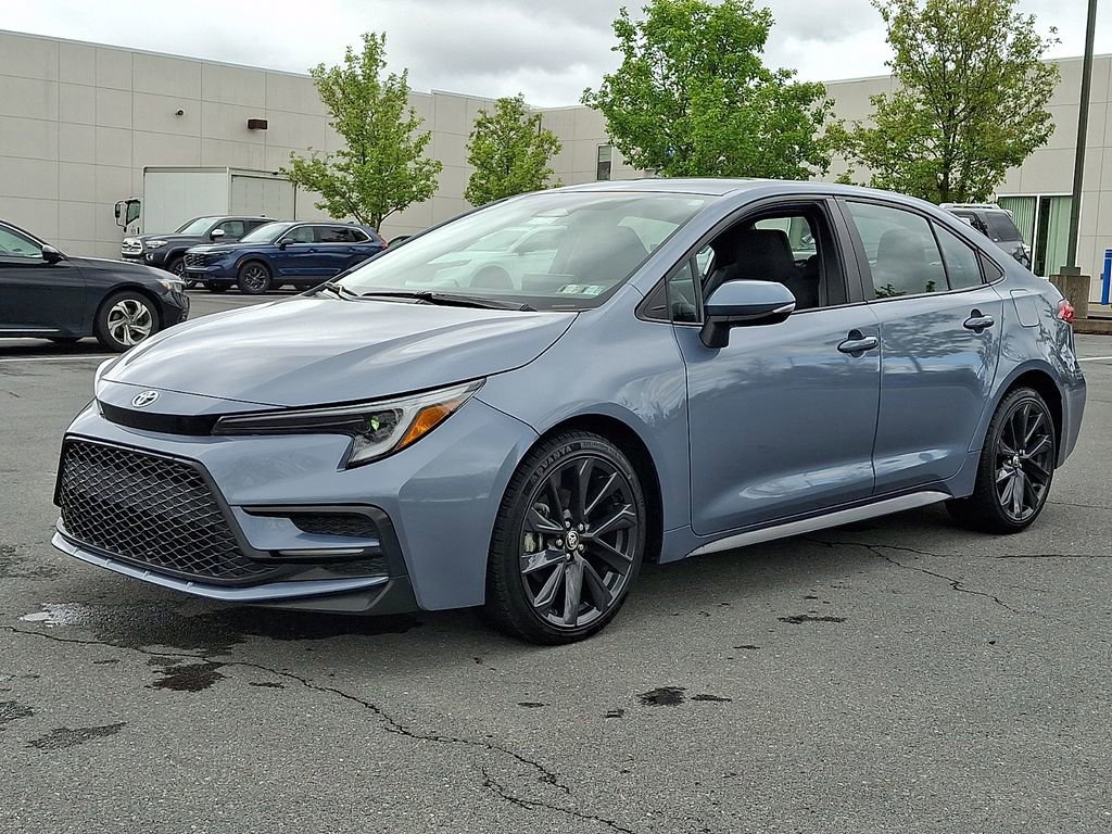 Used 2023 Toyota Corolla SE FWD image 5