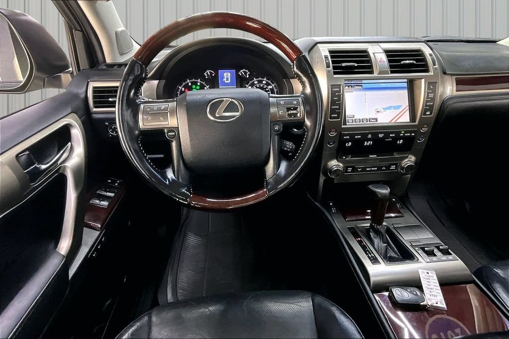 Used 2015 Lexus GX 460 w/ Premium Package AWD/4WD image 8