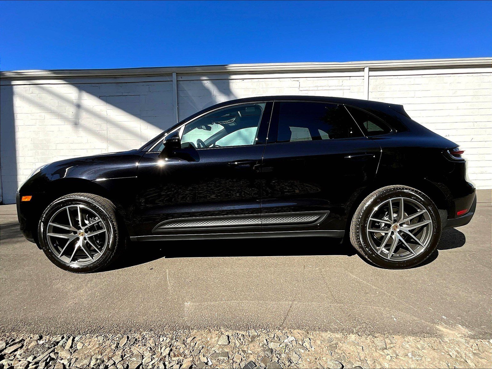 New 2026 Porsche Macan image 2