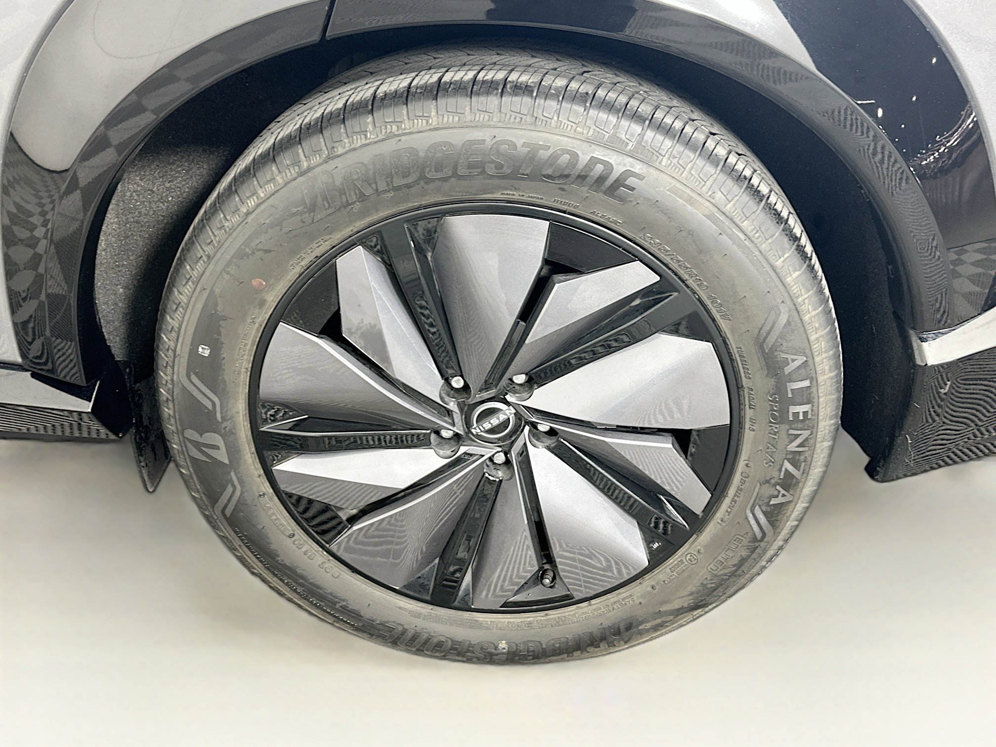 Used 2023 Nissan Ariya FWD image 11