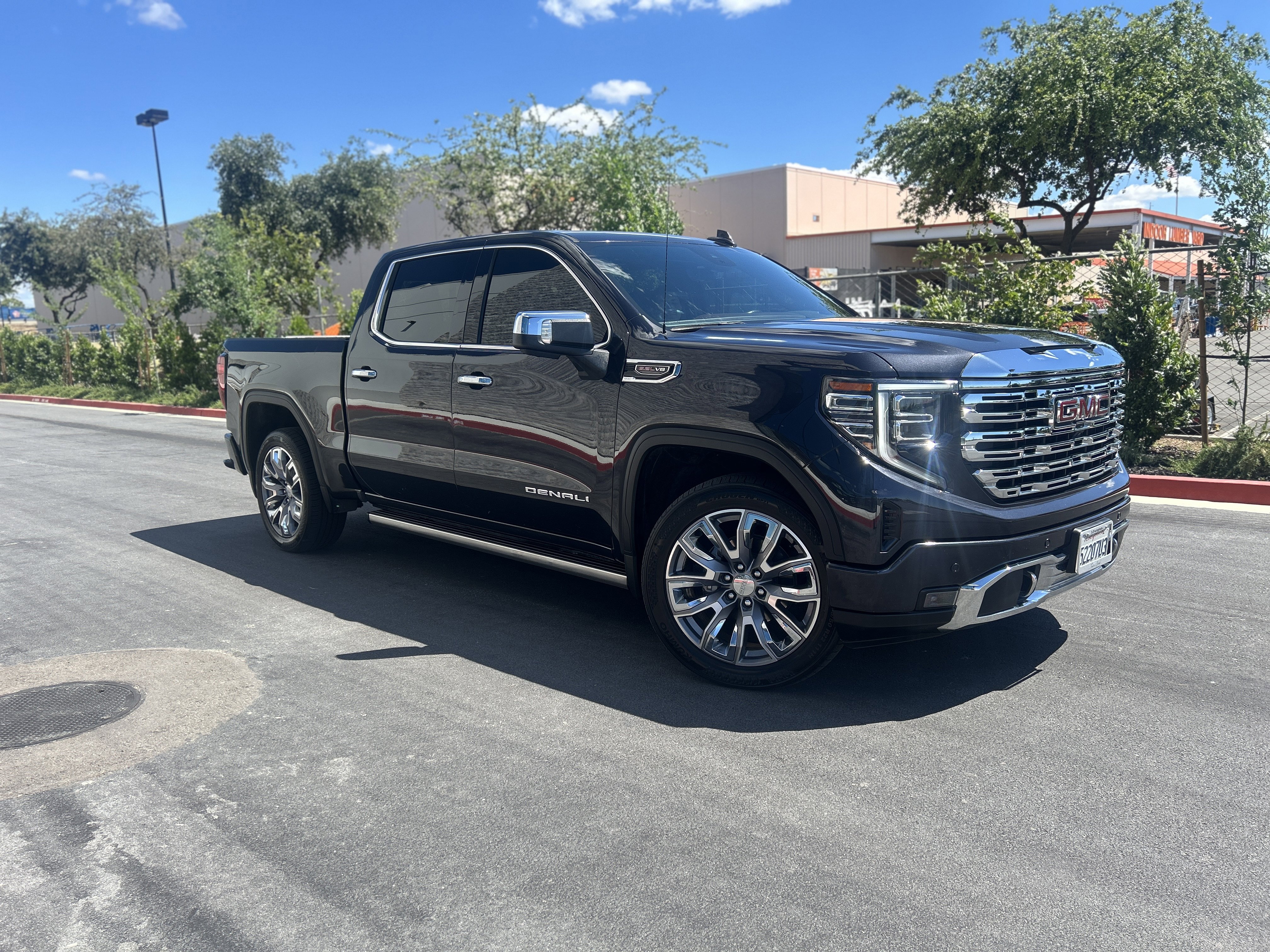 Used 2023 GMC Sierra 1500 Denali AWD/4WD image 4