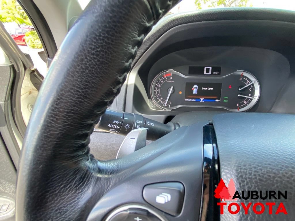 Used 2018 Honda Pilot Touring image 40