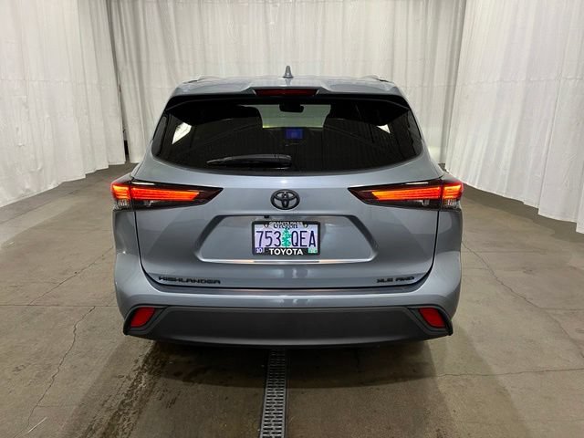 Certified 2024 Toyota Highlander XLE AWD/4WD image 5