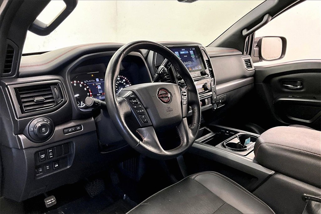 Used 2023 Nissan Titan PRO-4X image 13