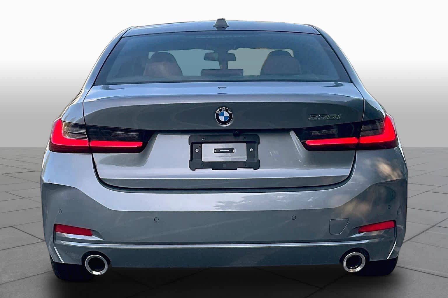 Used 2023 BMW 330i Sedan w/ Driving Assistance Package RWD image 4