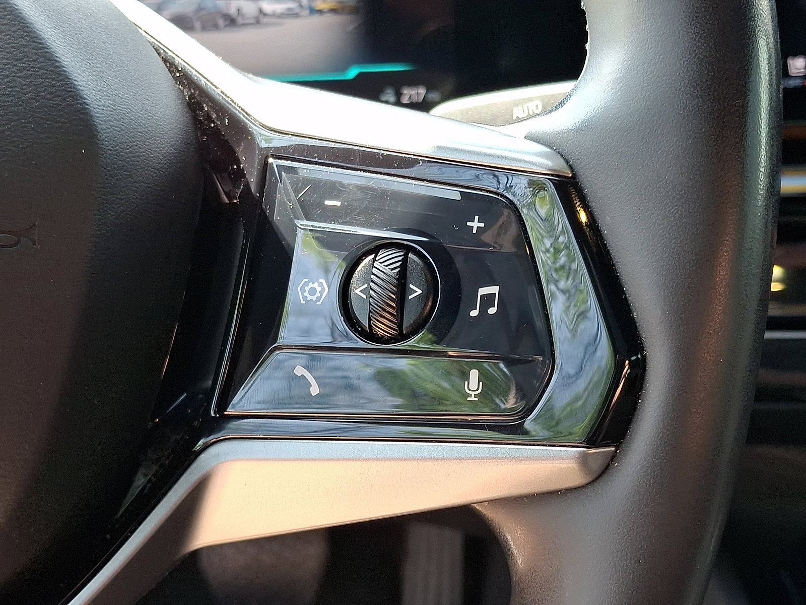 Used 2025 BMW i5 xDrive40 w/ Premium Package AWD/4WD image 23