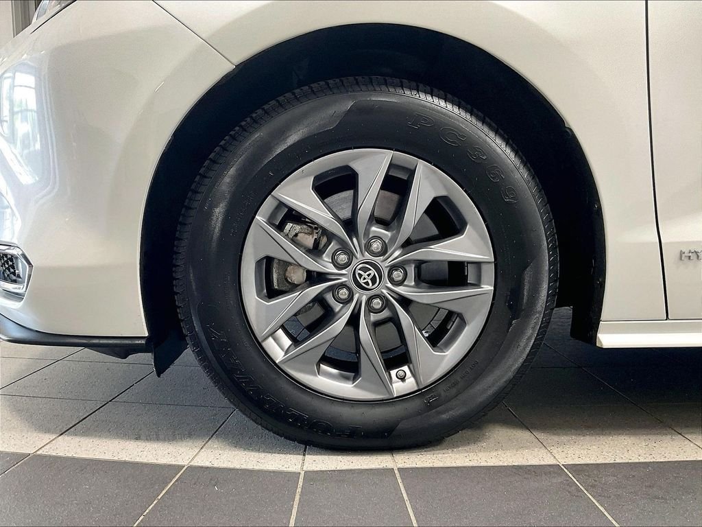 Used 2021 Toyota Sienna XLE w/ XLE Plus Package AWD/4WD image 7