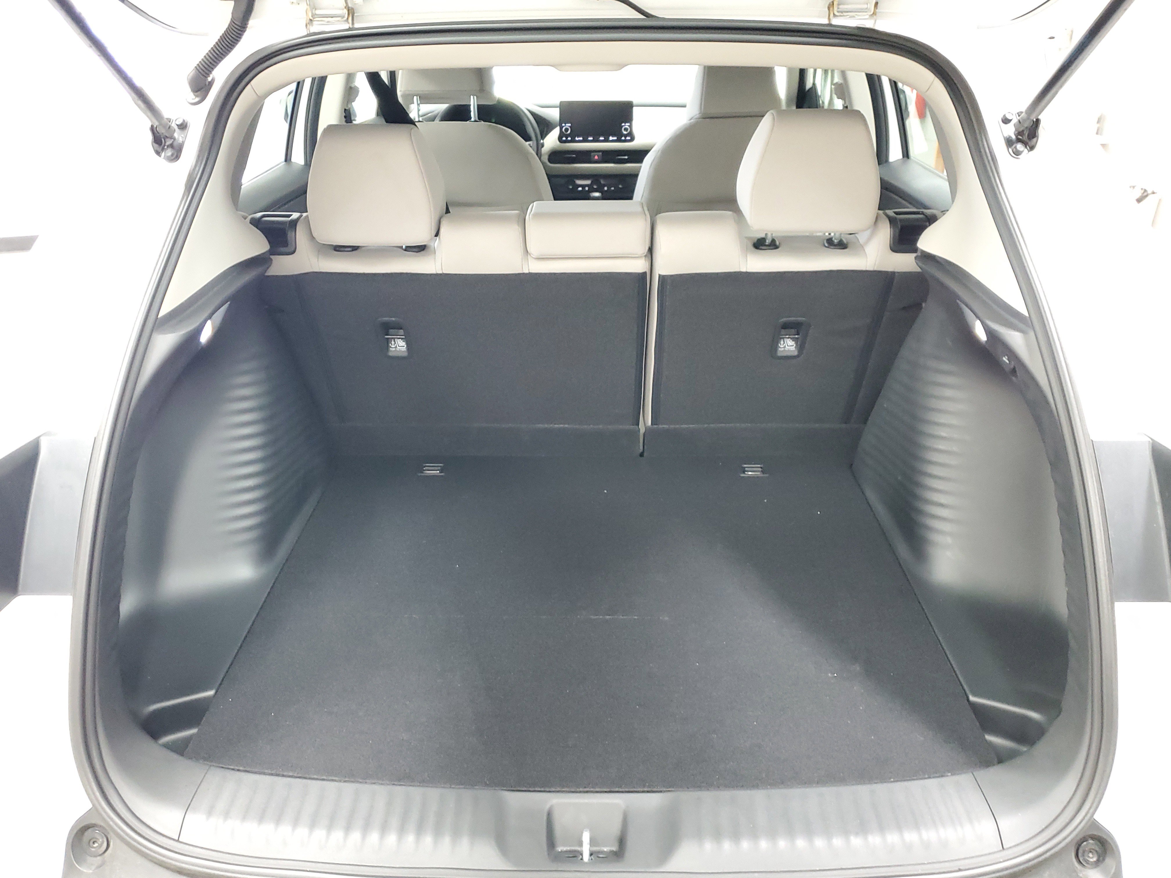Used 2025 Honda HR-V LX image 9