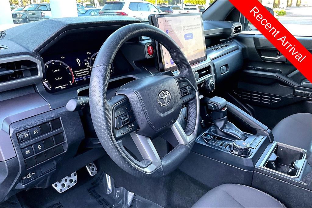 Used 2025 Toyota Tacoma TRD Sport AWD/4WD image 18