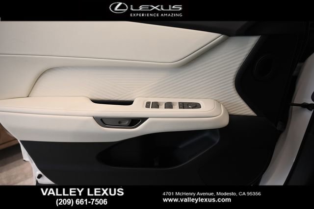 New 2026 Lexus ES 500e AWD/4WD image 15