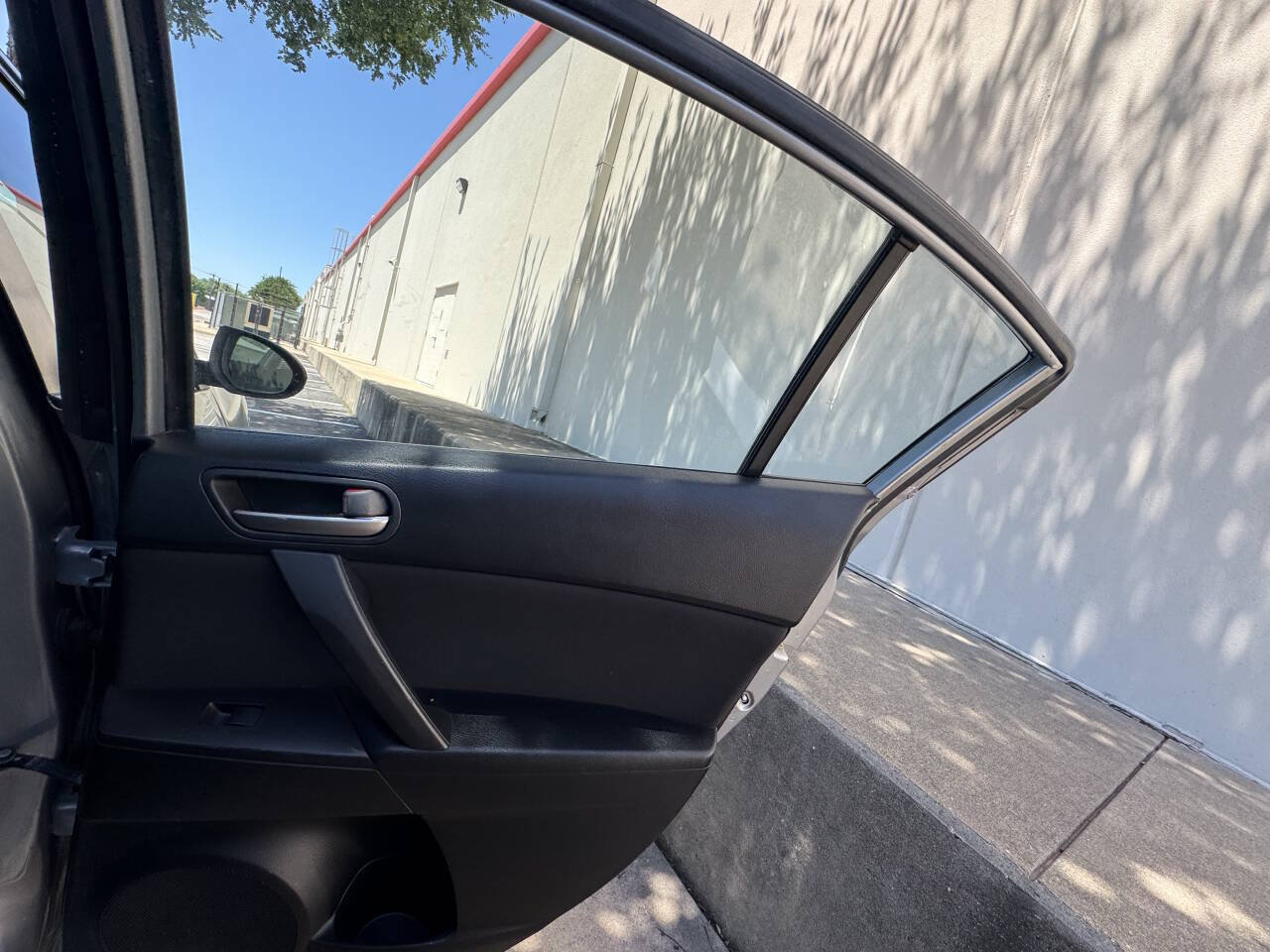 Used 2012 MAZDA MAZDA3 i Touring FWD image 17