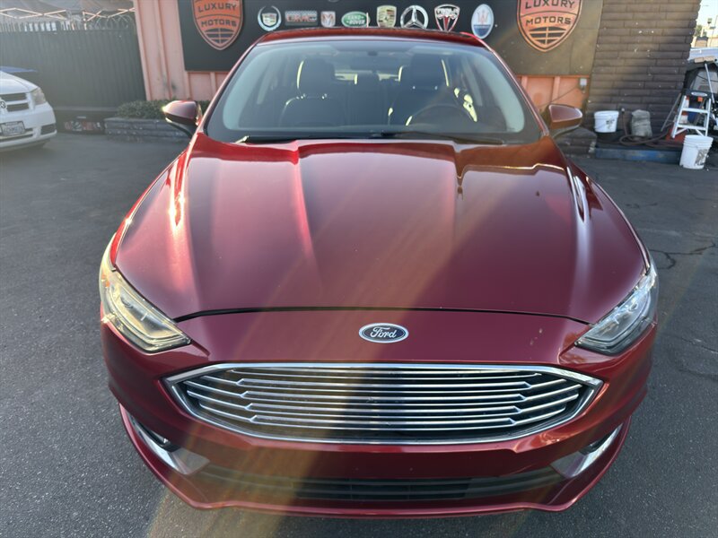 Used 2018 Ford Fusion SE w/ Equipment Group 201A FWD image 2