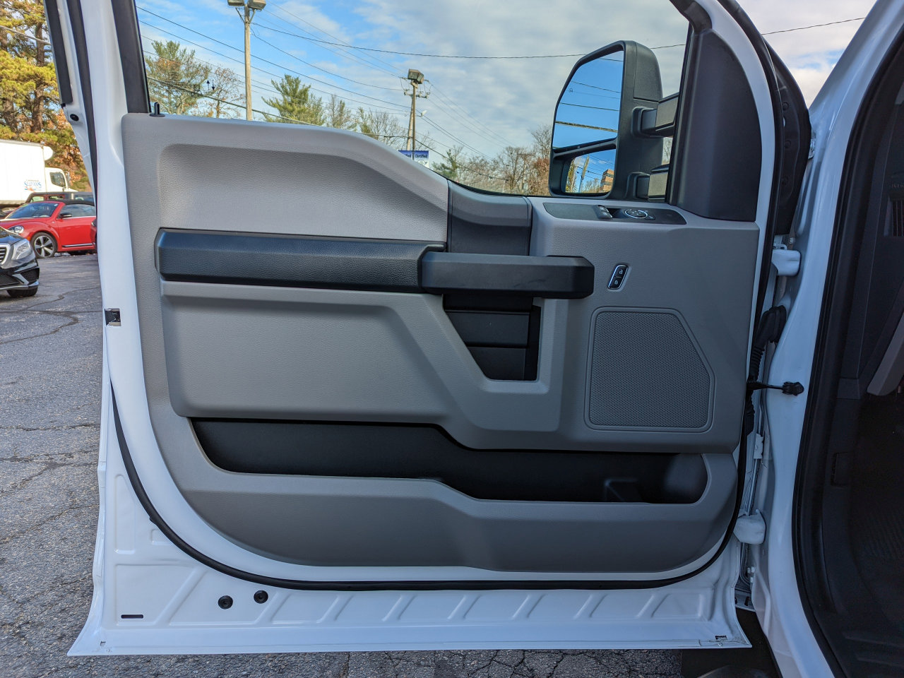 Used 2022 Ford F250 XL w/ Power Equipment Group image 10