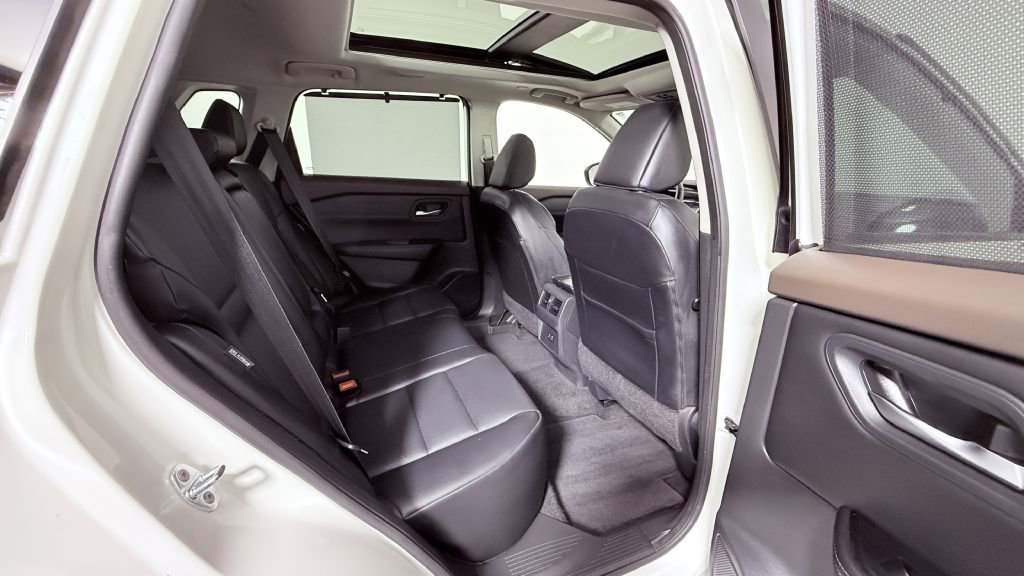 Used 2023 Nissan Rogue SV w/ SV Premium B Package image 24