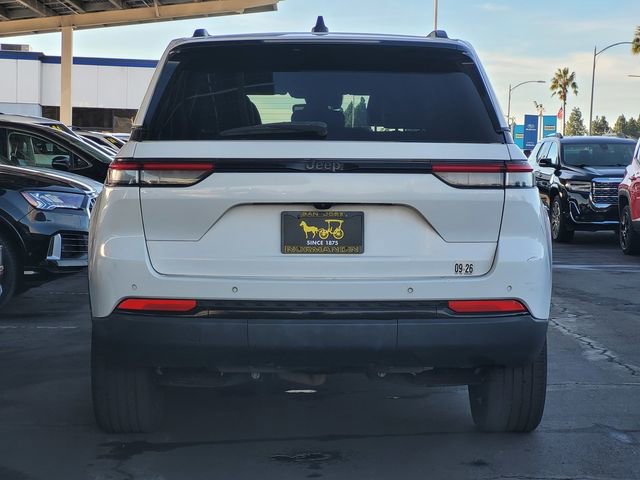 Certified 2023 Jeep Grand Cherokee Altitude RWD image 5