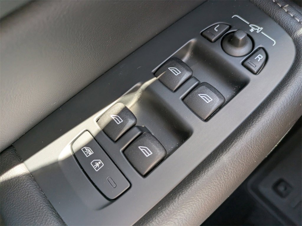 Certified 2023 Volvo XC60 B5 Ultimate image 25