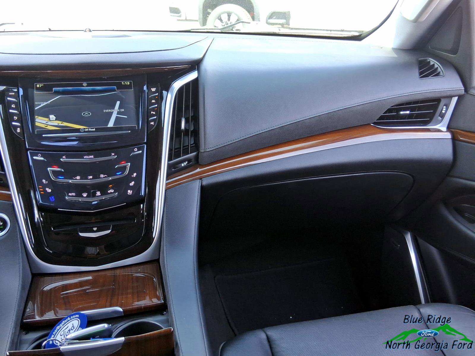 Used 2020 Cadillac Escalade Luxury image 17