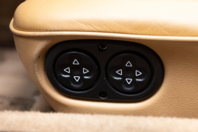 Used 1994 Porsche 911 Carrera 4 image 13