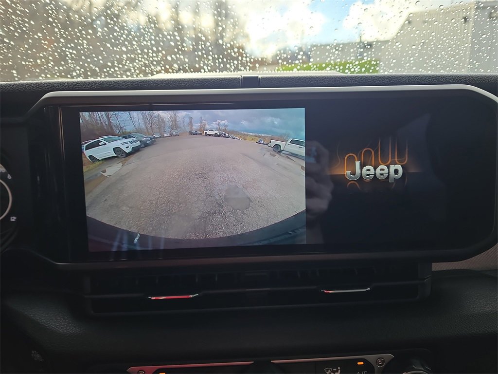 Used 2024 Jeep Wrangler Sport image 21