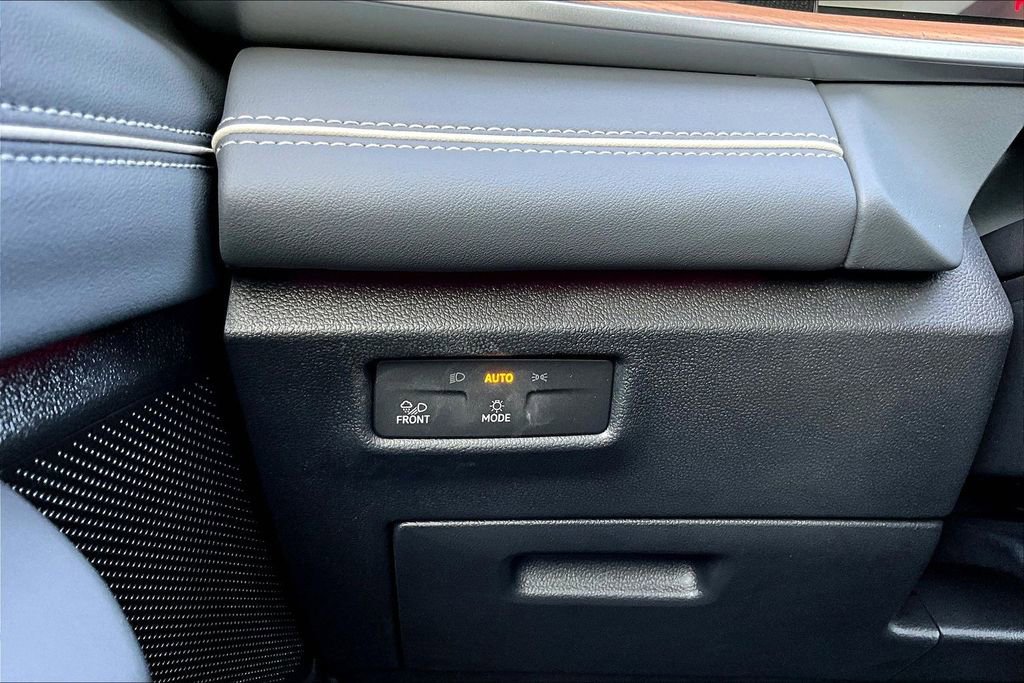 New 2026 Volkswagen Tiguan SEL R-Line image 17