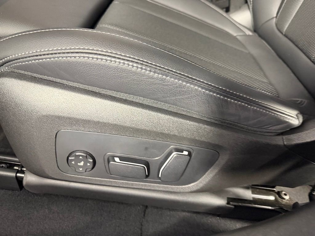 Used 2025 BMW X4 xDrive30i AWD/4WD image 26
